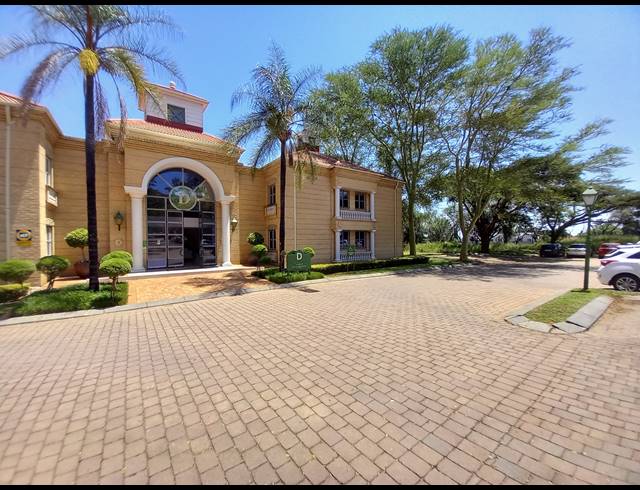 322M² OFFICE TO LET IN BRYANSTON